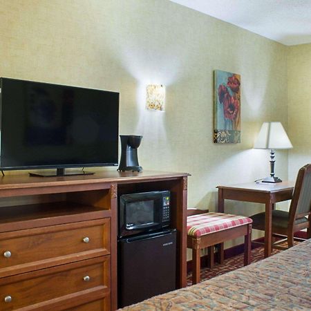 Rodeway Inn Columbia Mall Loop Grand Forks Exteriör bild