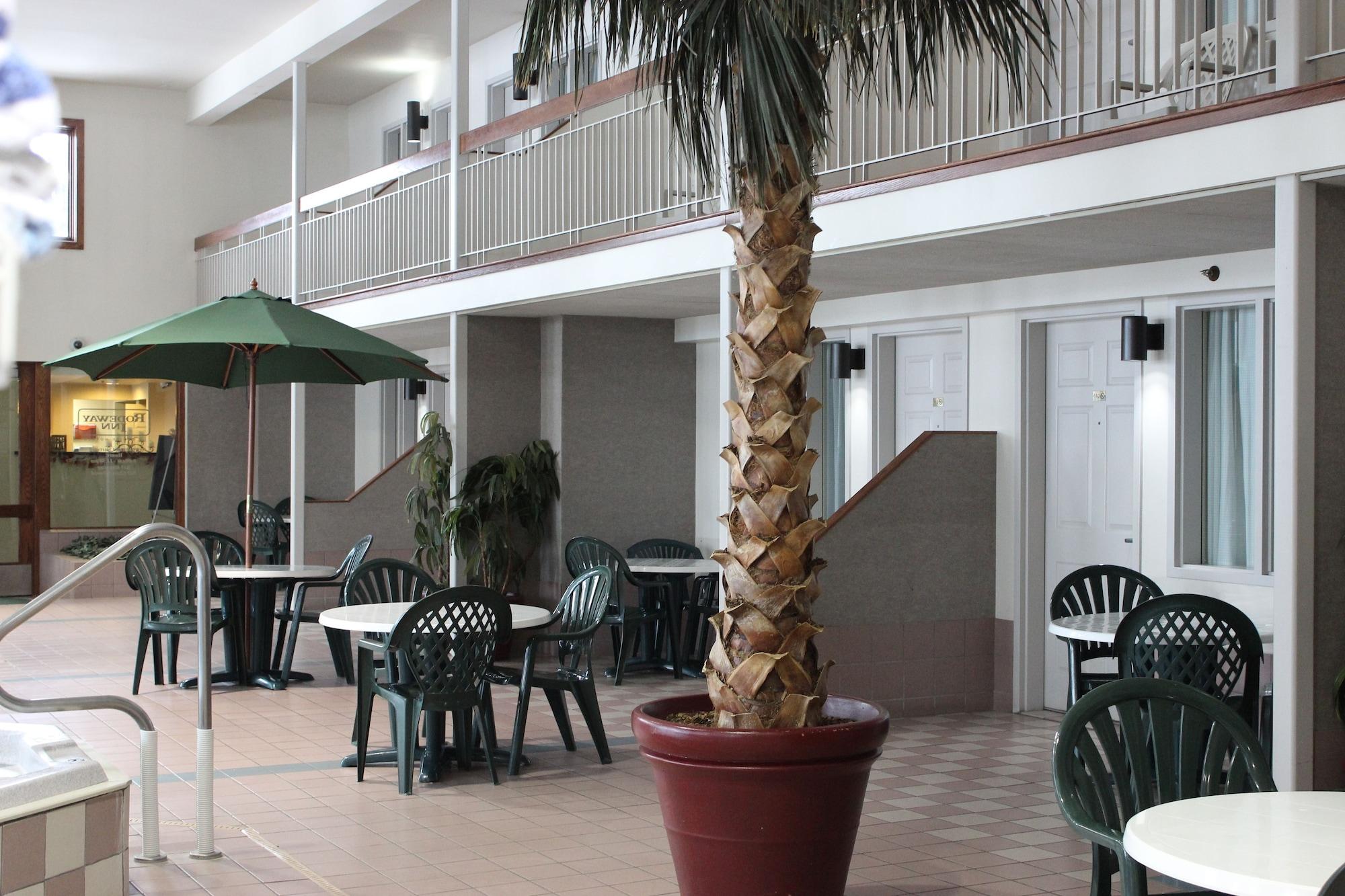 Rodeway Inn Columbia Mall Loop Grand Forks Exteriör bild