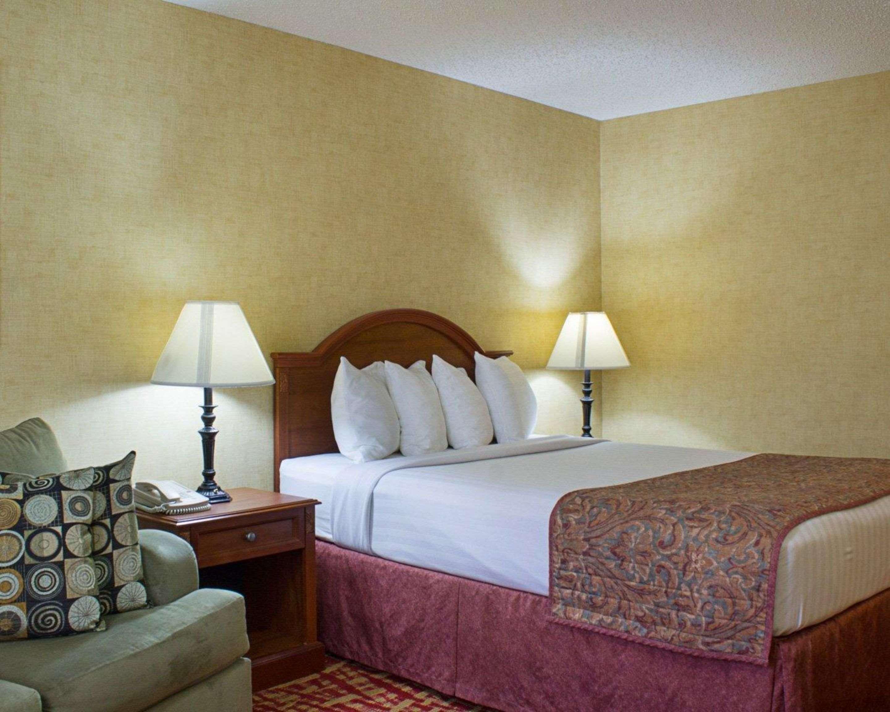 Rodeway Inn Columbia Mall Loop Grand Forks Exteriör bild