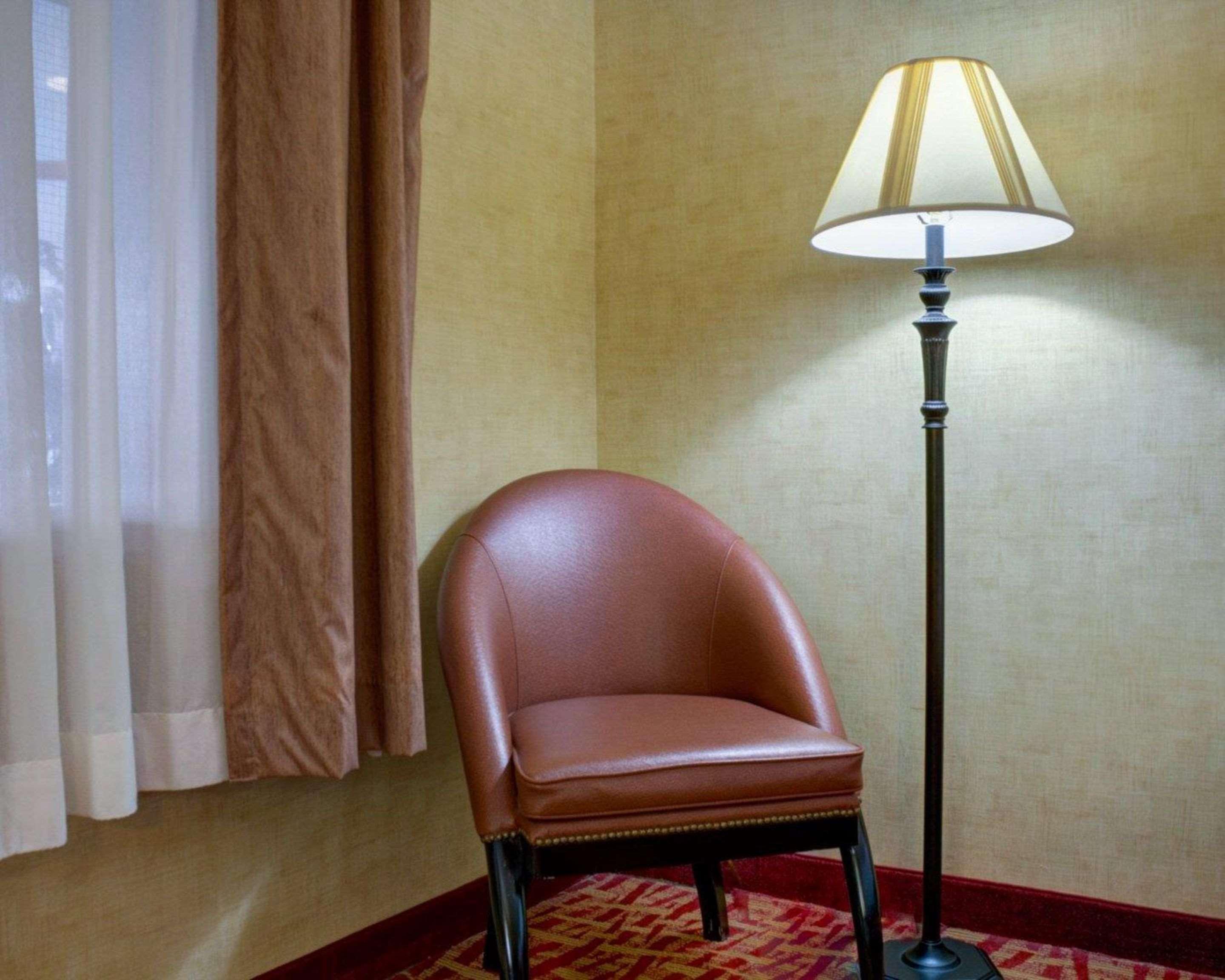 Rodeway Inn Columbia Mall Loop Grand Forks Exteriör bild