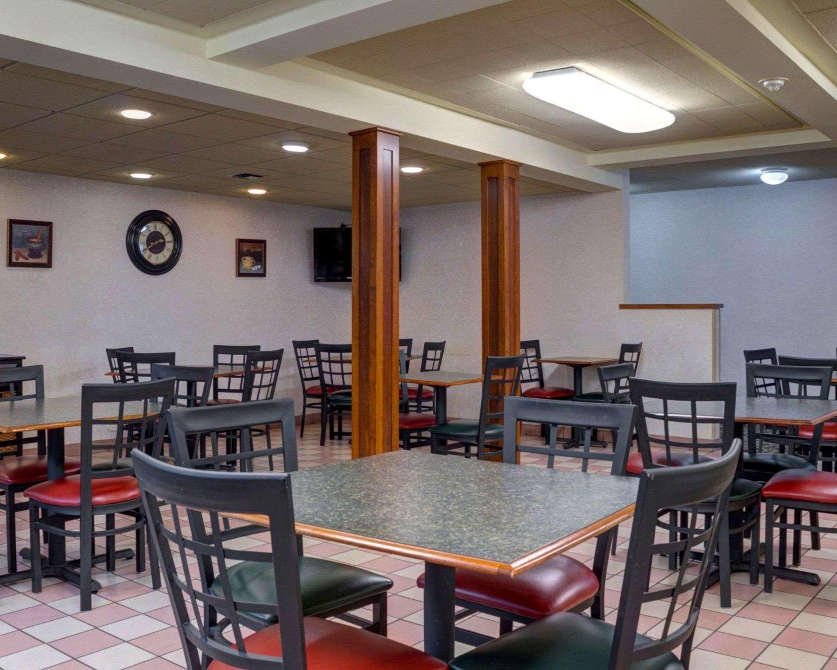 Rodeway Inn Columbia Mall Loop Grand Forks Exteriör bild