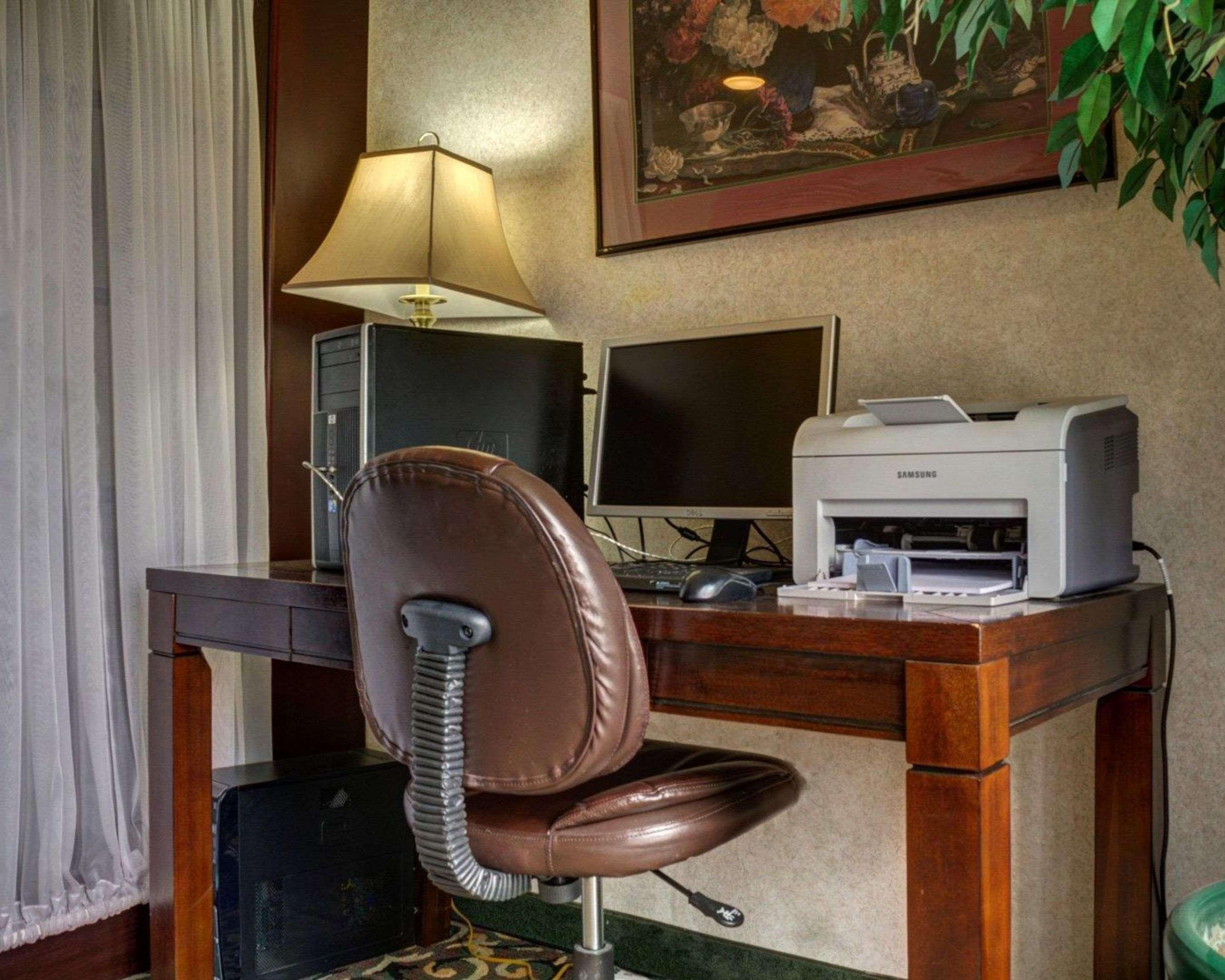 Rodeway Inn Columbia Mall Loop Grand Forks Exteriör bild
