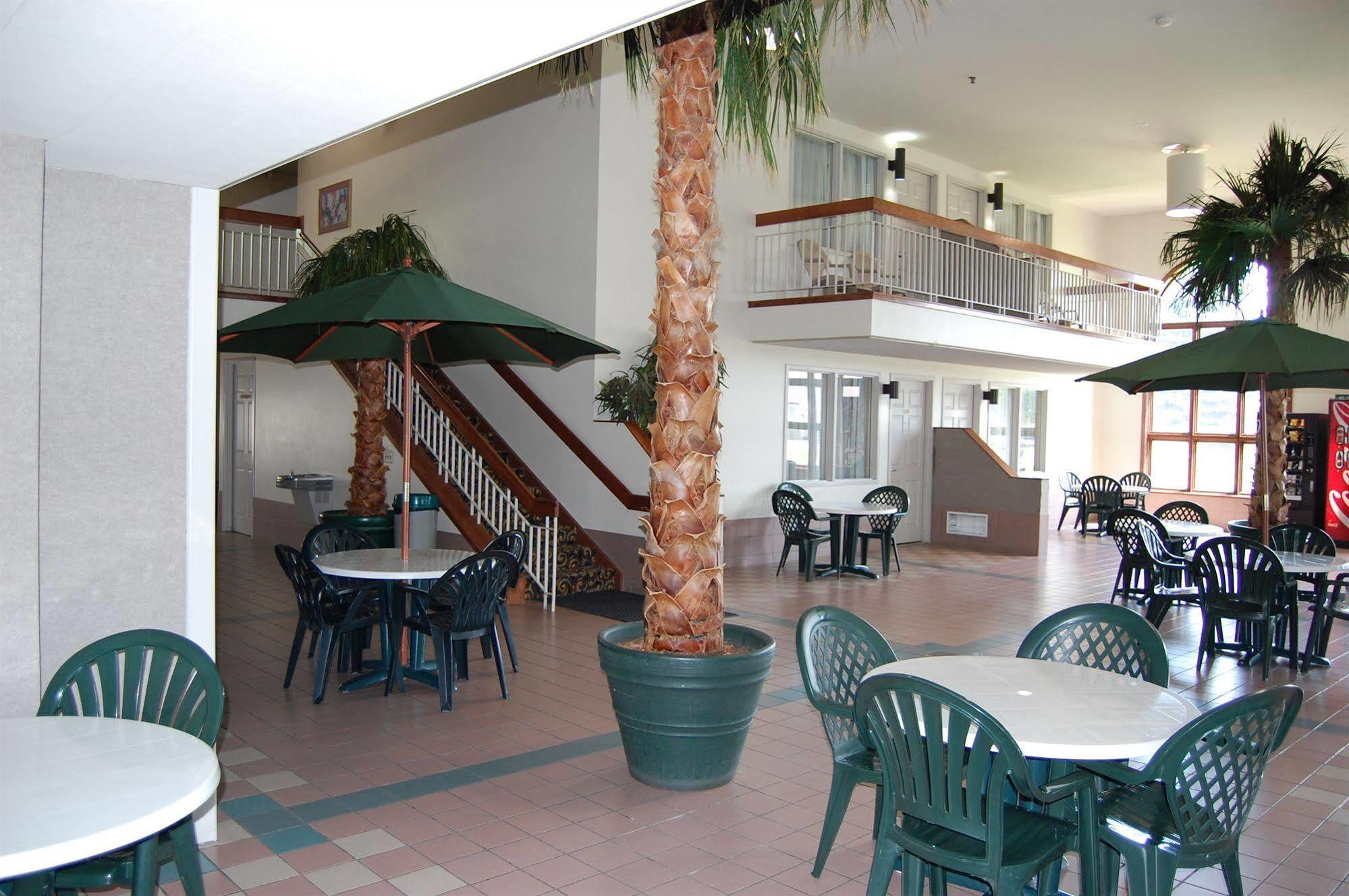 Rodeway Inn Columbia Mall Loop Grand Forks Exteriör bild